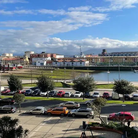 Elegante Con Vistas Al Puerto De Santander