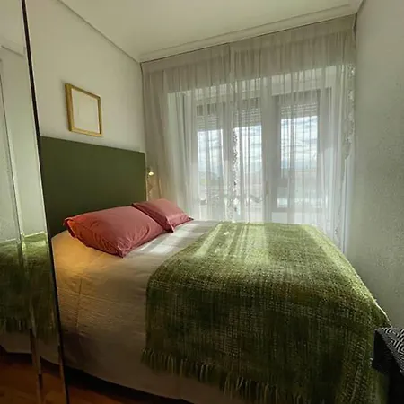 Elegante Con Vistas Al Puerto De Apartamento Santander