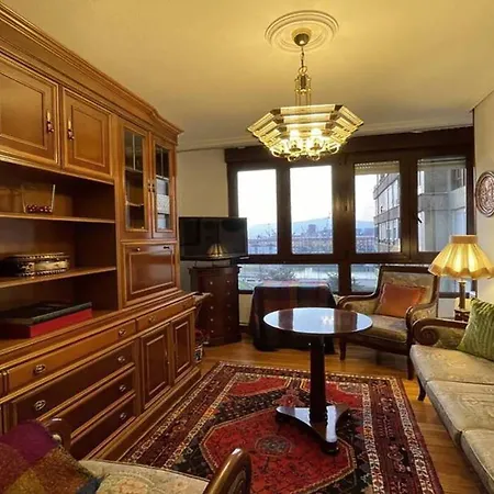 Elegante Con Vistas Al Puerto